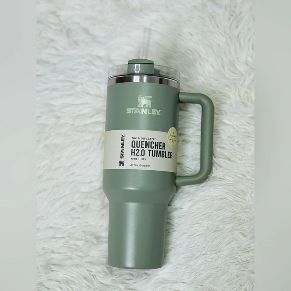 Stanley Tumbler 40oz Quencher Hearth & Hand with Magnolia Restful Green - Picture 8 of 17